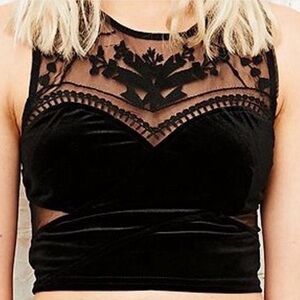 🖤 Staring at Stars | Urban Outfitters
Velvet Black Mesh Floral Appliqué Crop Top